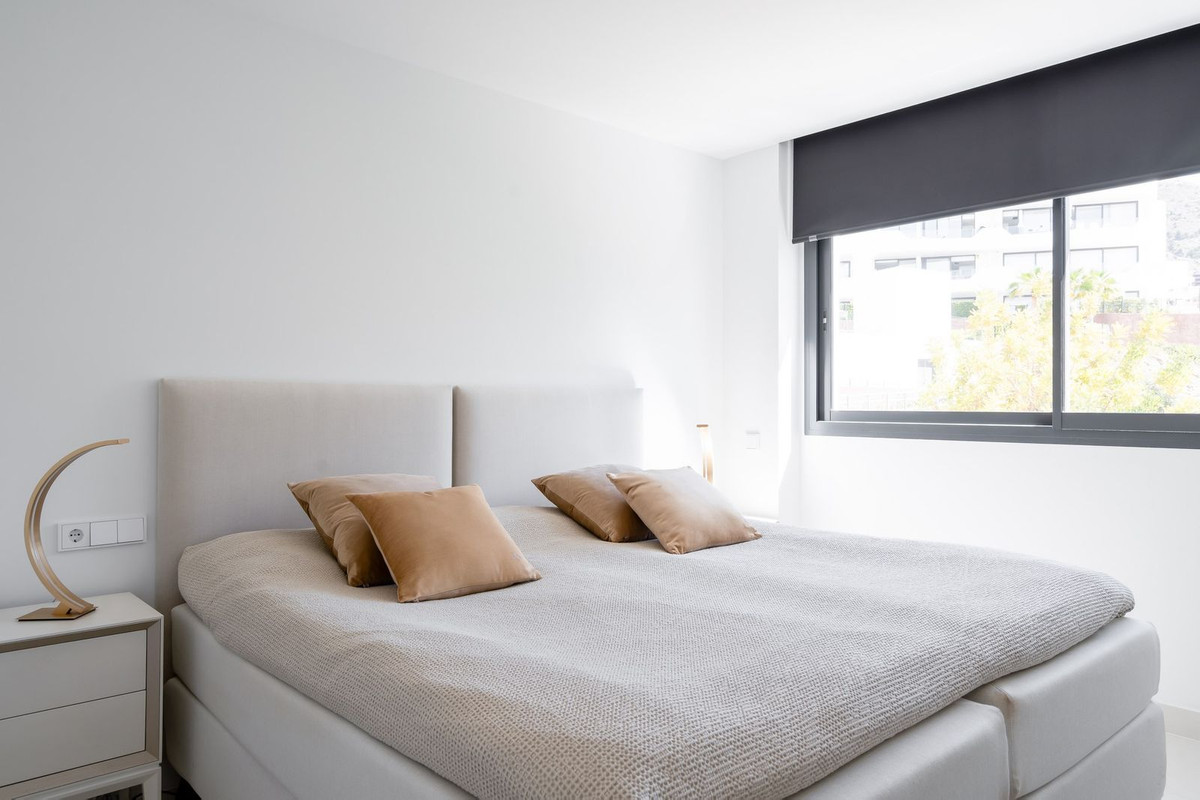 Te koop Middle Floor Apartment Costa Del Sol Higueron € 578.000,-