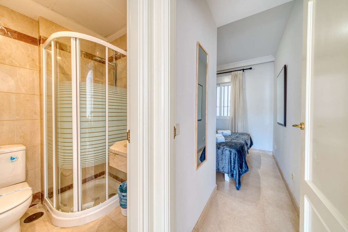 Te koop Middle Floor Apartment Costa Del Sol Calanova Golf € 280.000,-