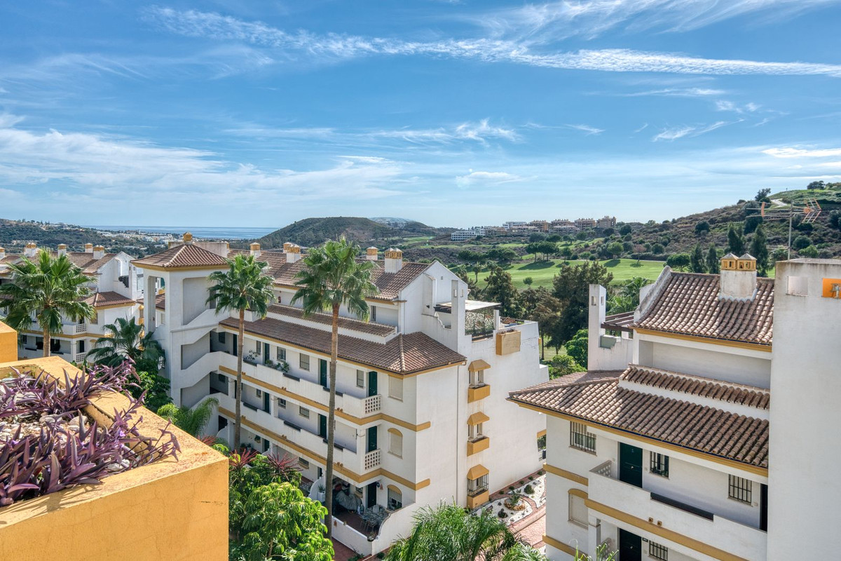 Te koop Middle Floor Apartment Costa Del Sol Calanova Golf € 280.000,-