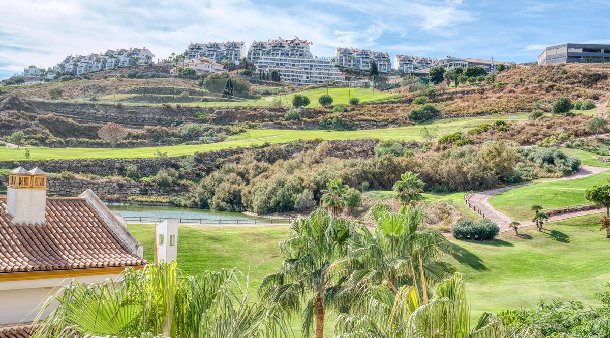 Te koop Middle Floor Apartment Costa Del Sol Calanova Golf € 280.000,-