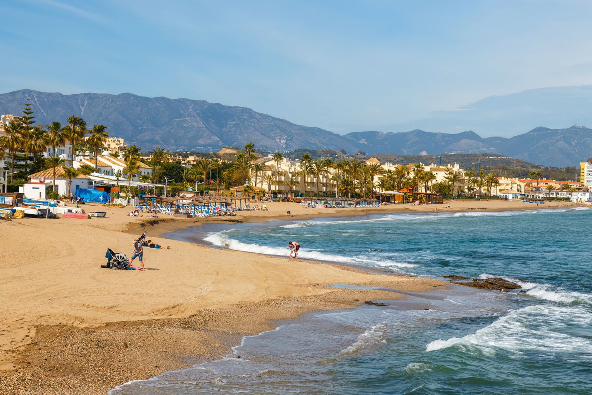 Te koop Middle Floor Apartment Costa Del Sol Calanova Golf € 280.000,-