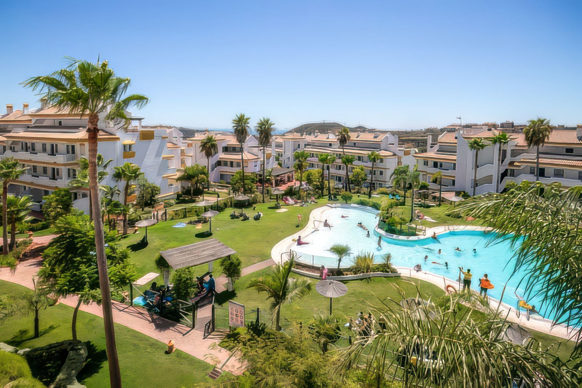 Te koop Middle Floor Apartment Costa Del Sol Calanova Golf € 280.000,-