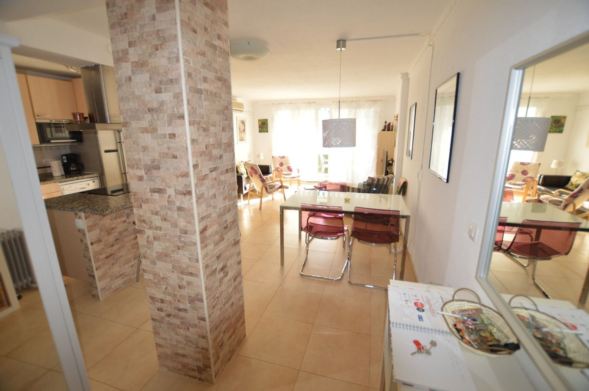 Te koop Middle Floor Apartment Costa Del Sol Los Boliches € 330.000,-