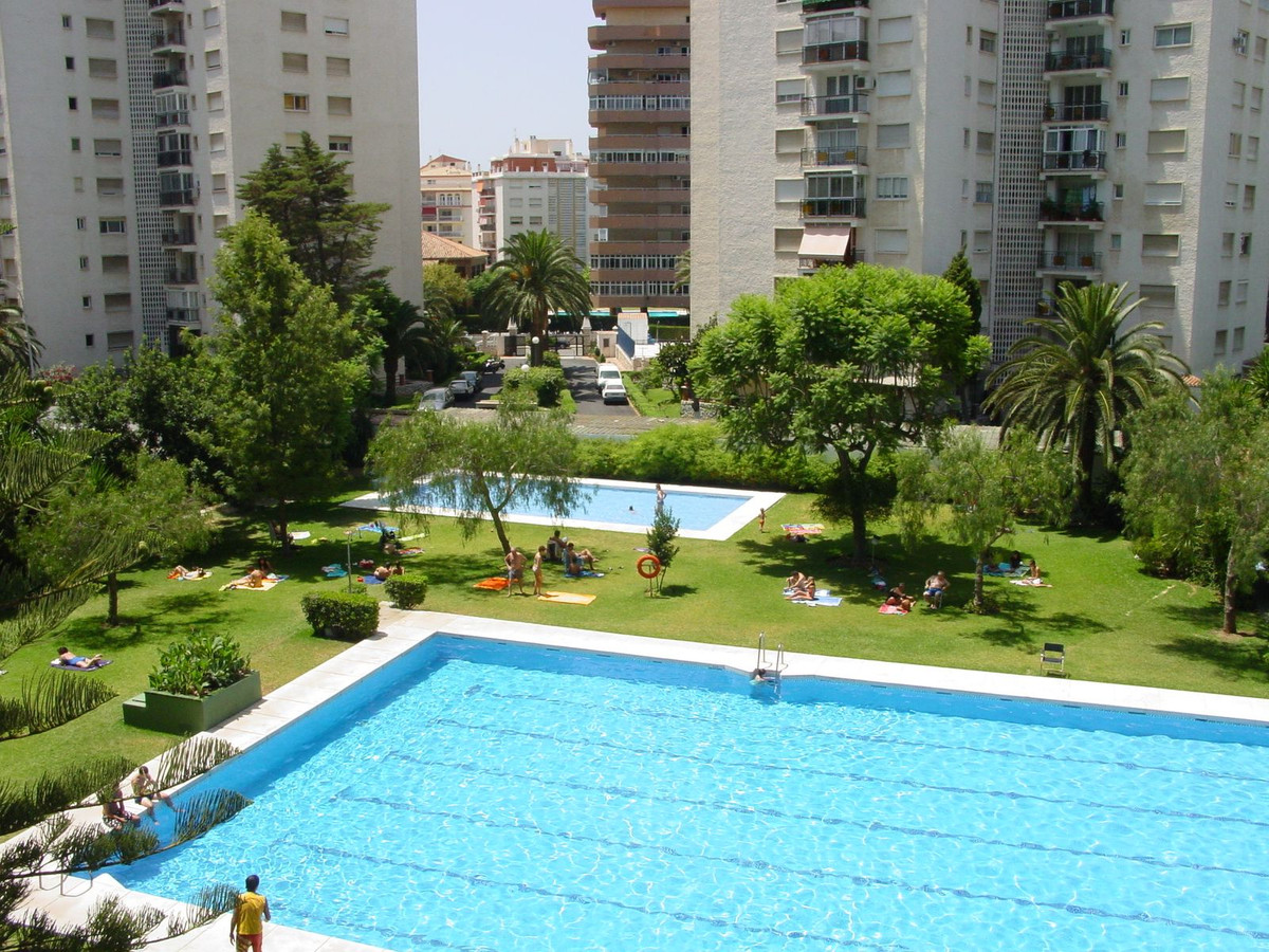 Te koop Middle Floor Apartment Costa Del Sol Los Boliches € 330.000,-