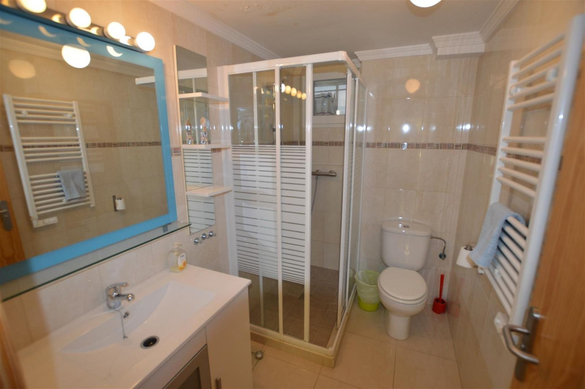 Te koop Middle Floor Apartment Costa Del Sol Los Boliches € 330.000,-