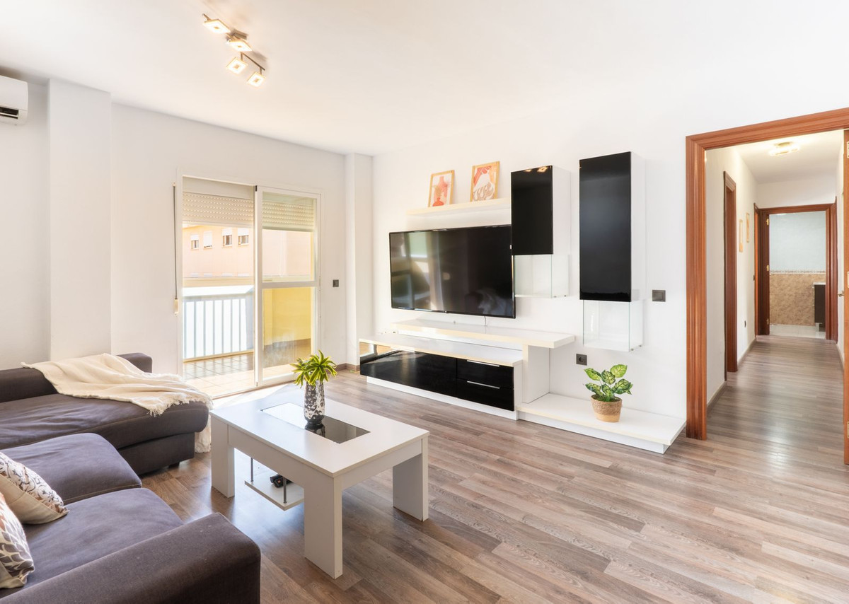 Te koop Middle Floor Apartment Costa Del Sol Las Lagunas € 310.000,-