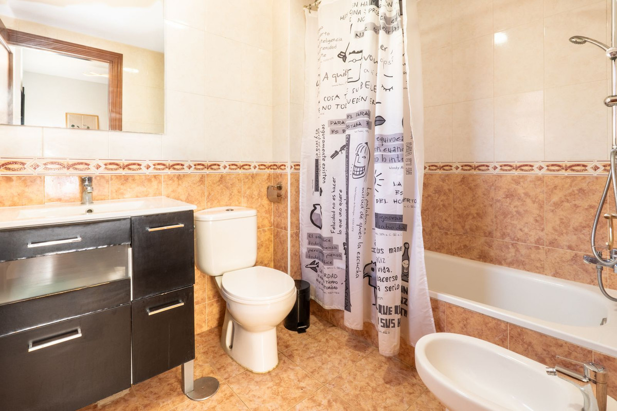 Te koop Middle Floor Apartment Costa Del Sol Las Lagunas € 310.000,-