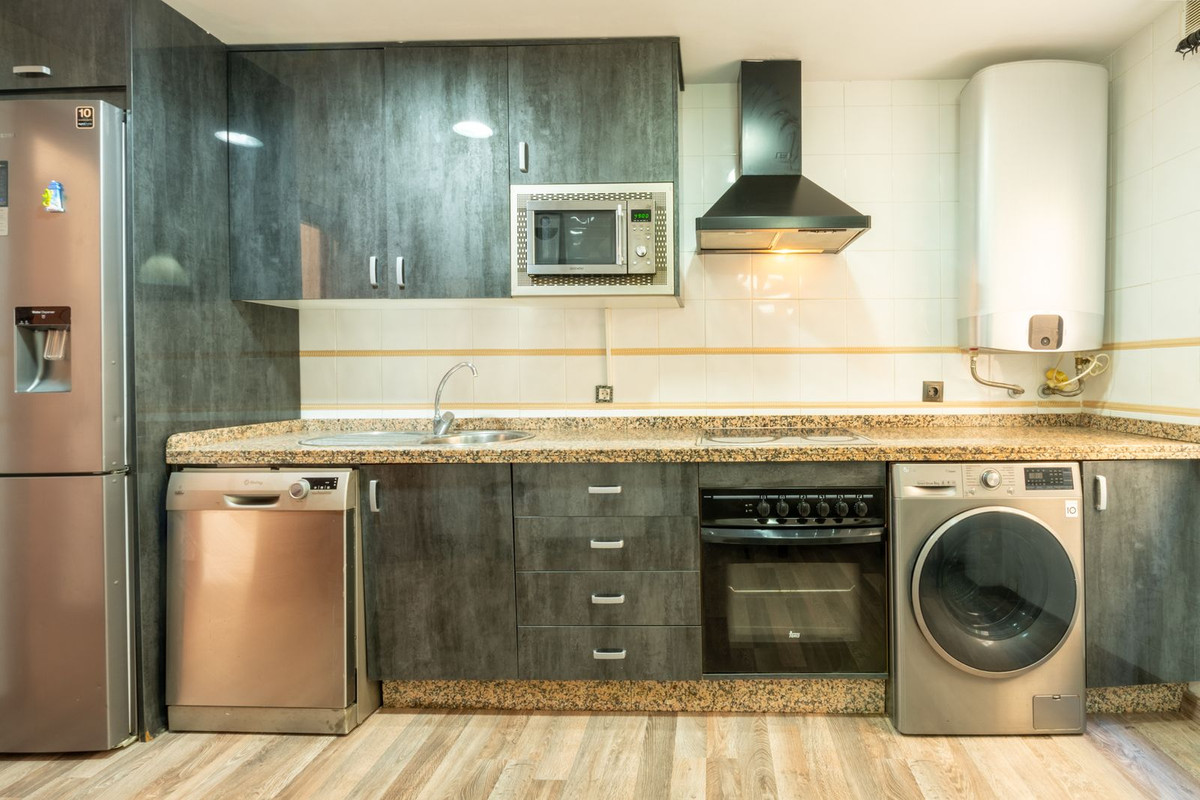 Te koop Middle Floor Apartment Costa Del Sol Las Lagunas € 310.000,-