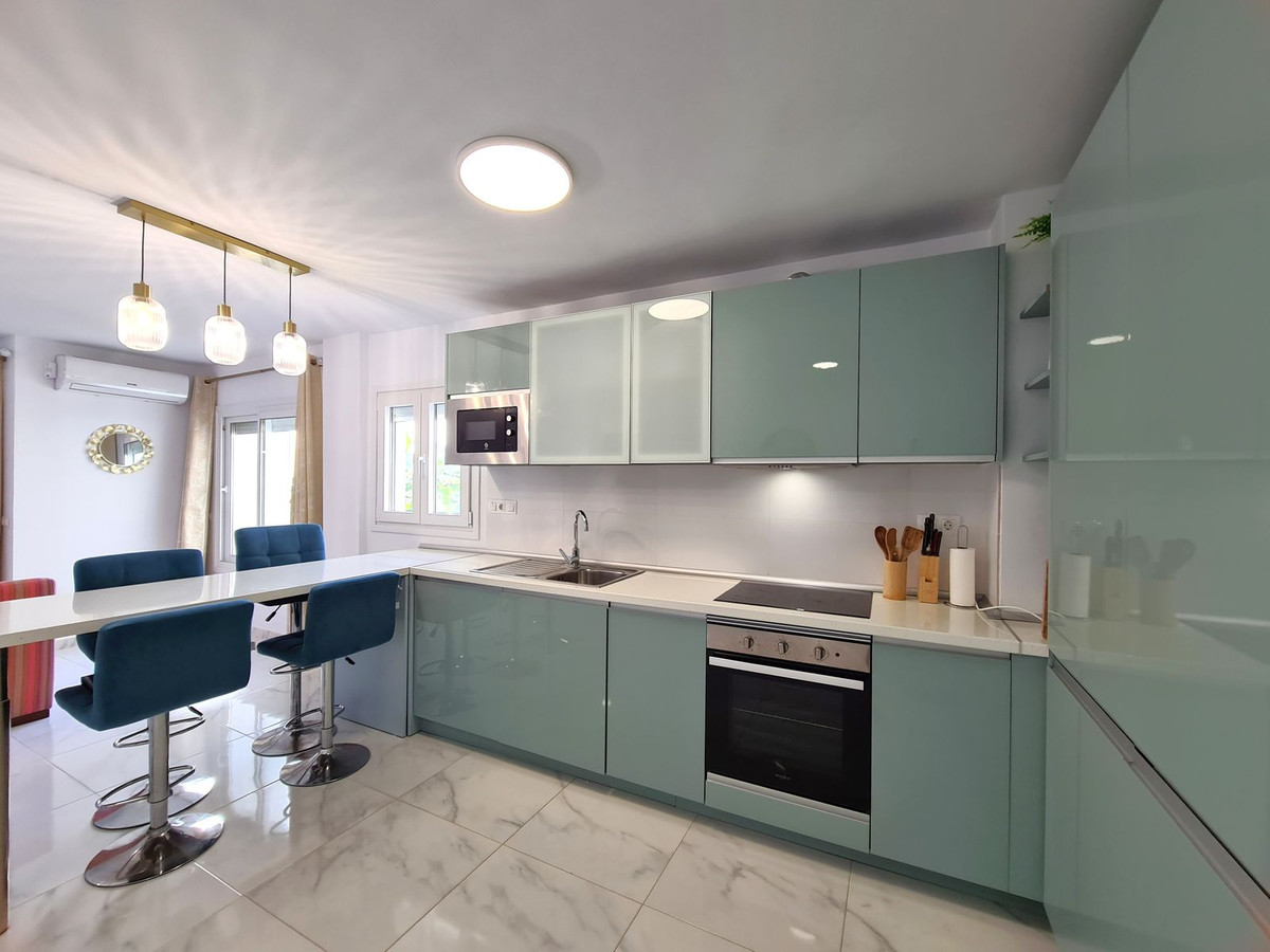 Te koop Middle Floor Apartment Costa Del Sol San Luis De Sabinillas € 320.000,-