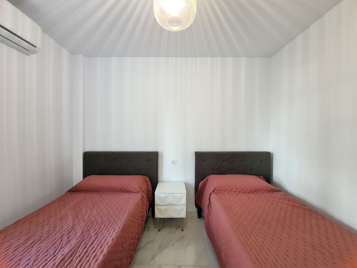 Te koop Middle Floor Apartment Costa Del Sol San Luis De Sabinillas € 320.000,-