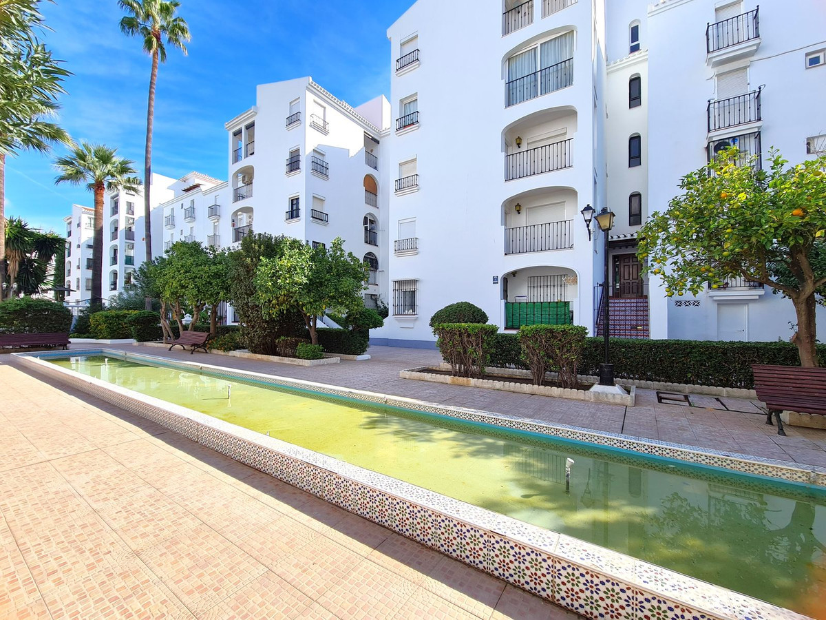 Te koop Middle Floor Apartment Costa Del Sol San Luis De Sabinillas € 320.000,-