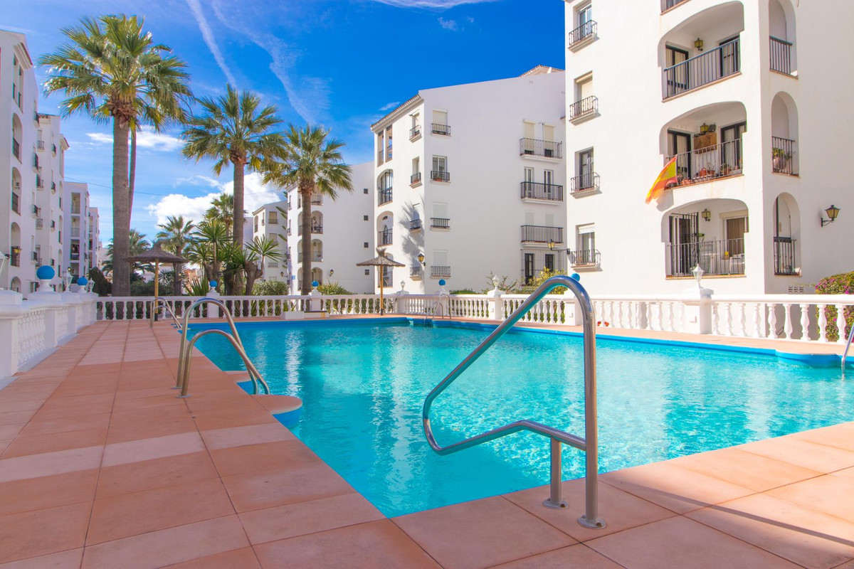 Te koop Middle Floor Apartment Costa Del Sol San Luis De Sabinillas € 320.000,-