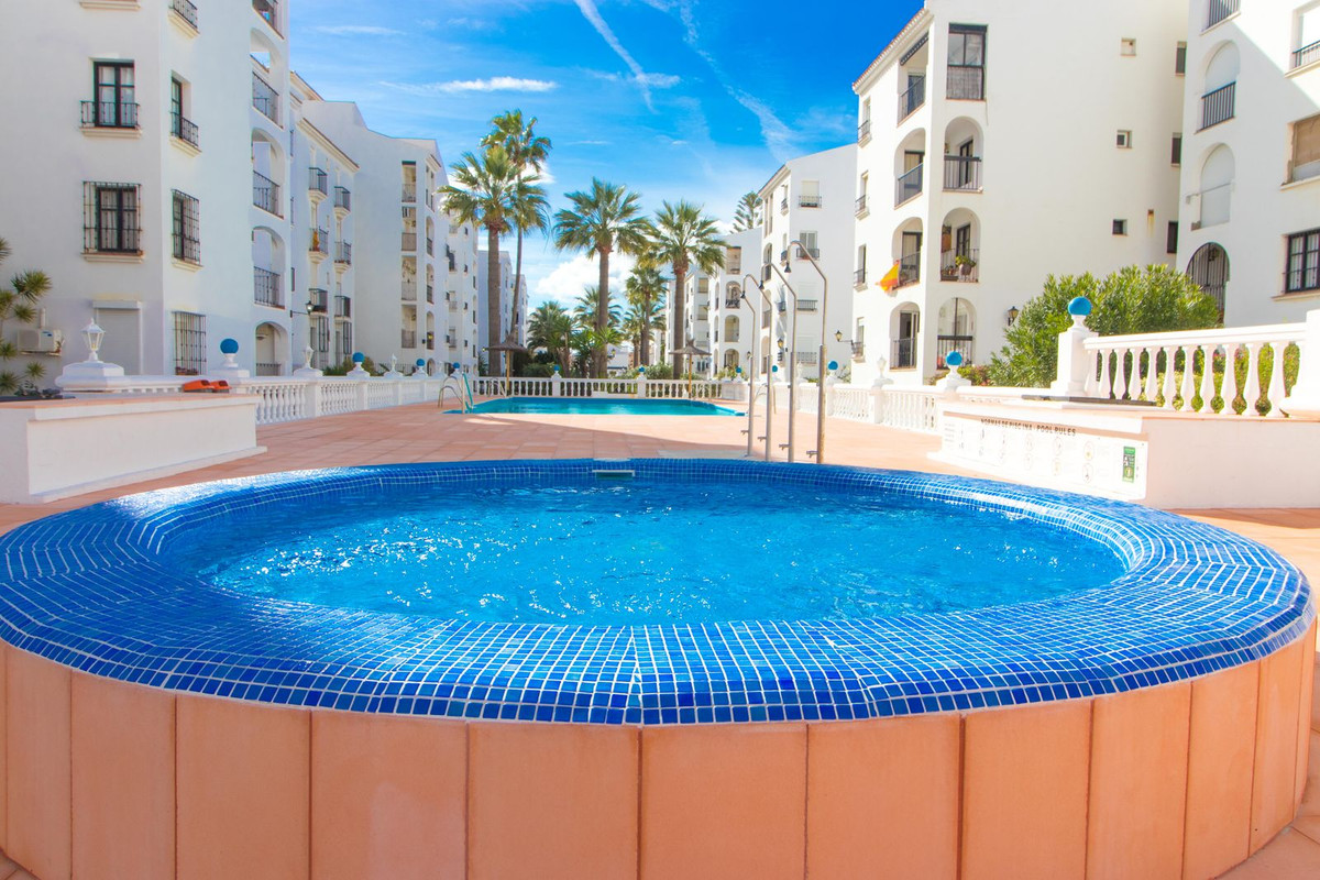 Te koop Middle Floor Apartment Costa Del Sol San Luis De Sabinillas € 320.000,-