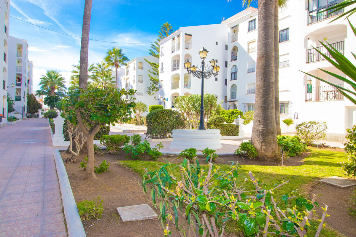 Te koop Middle Floor Apartment Costa Del Sol San Luis De Sabinillas € 320.000,-