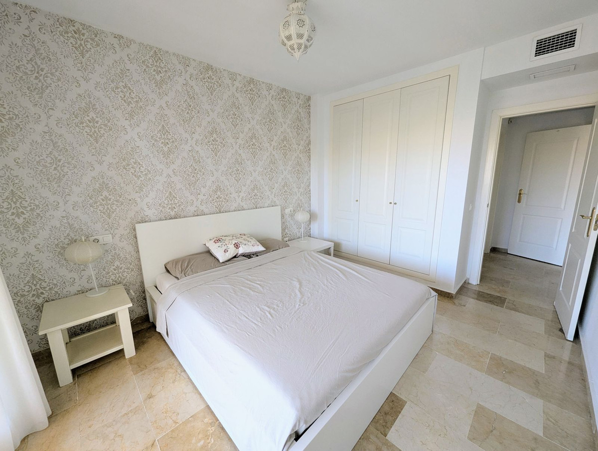 Te koop Middle Floor Apartment Costa Del Sol Calahonda € 239.000,-