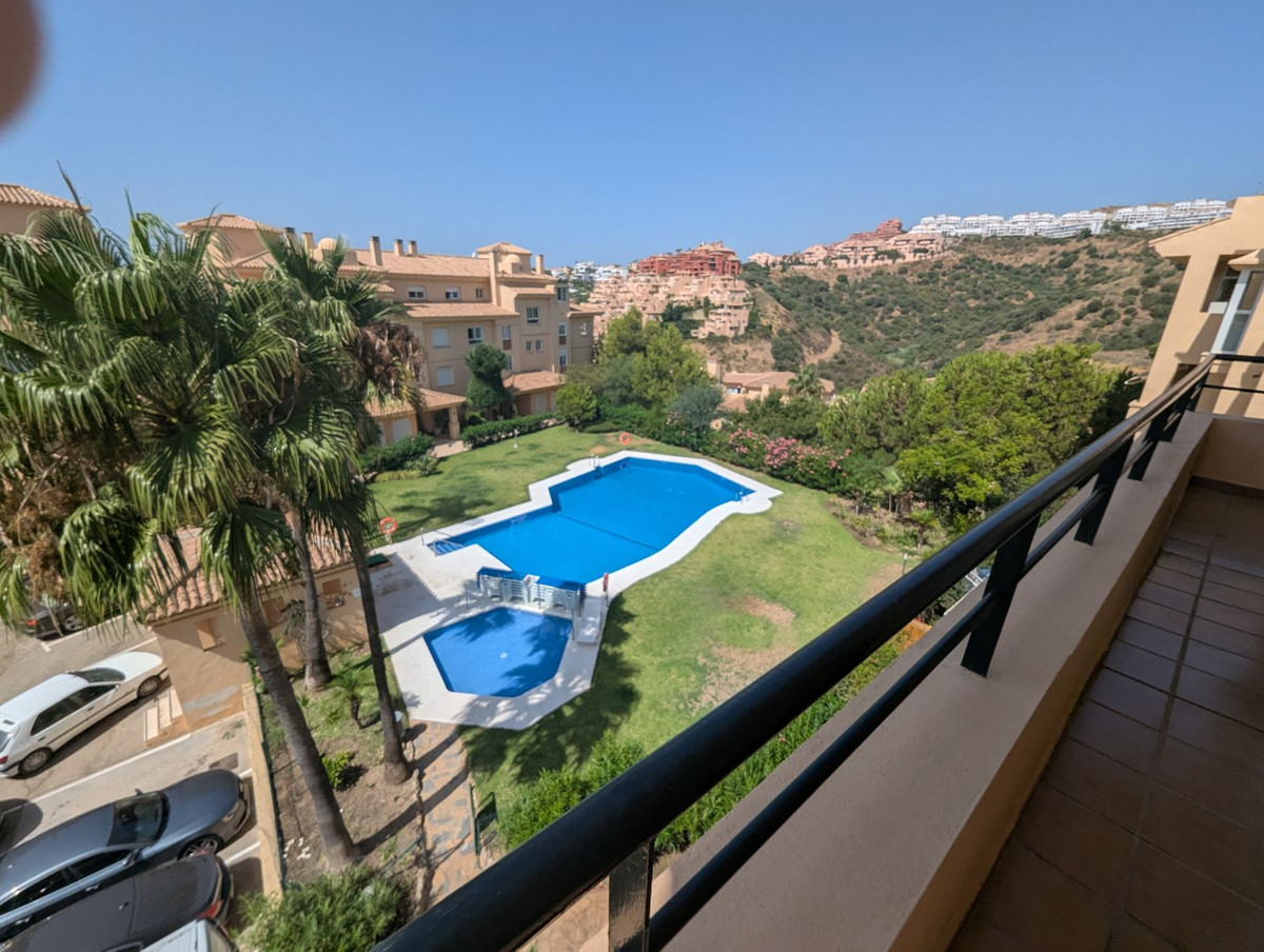 Te koop Middle Floor Apartment Costa Del Sol Calahonda € 239.000,-