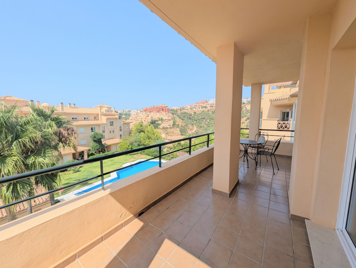 Te koop Middle Floor Apartment Costa Del Sol Calahonda € 239.000,-