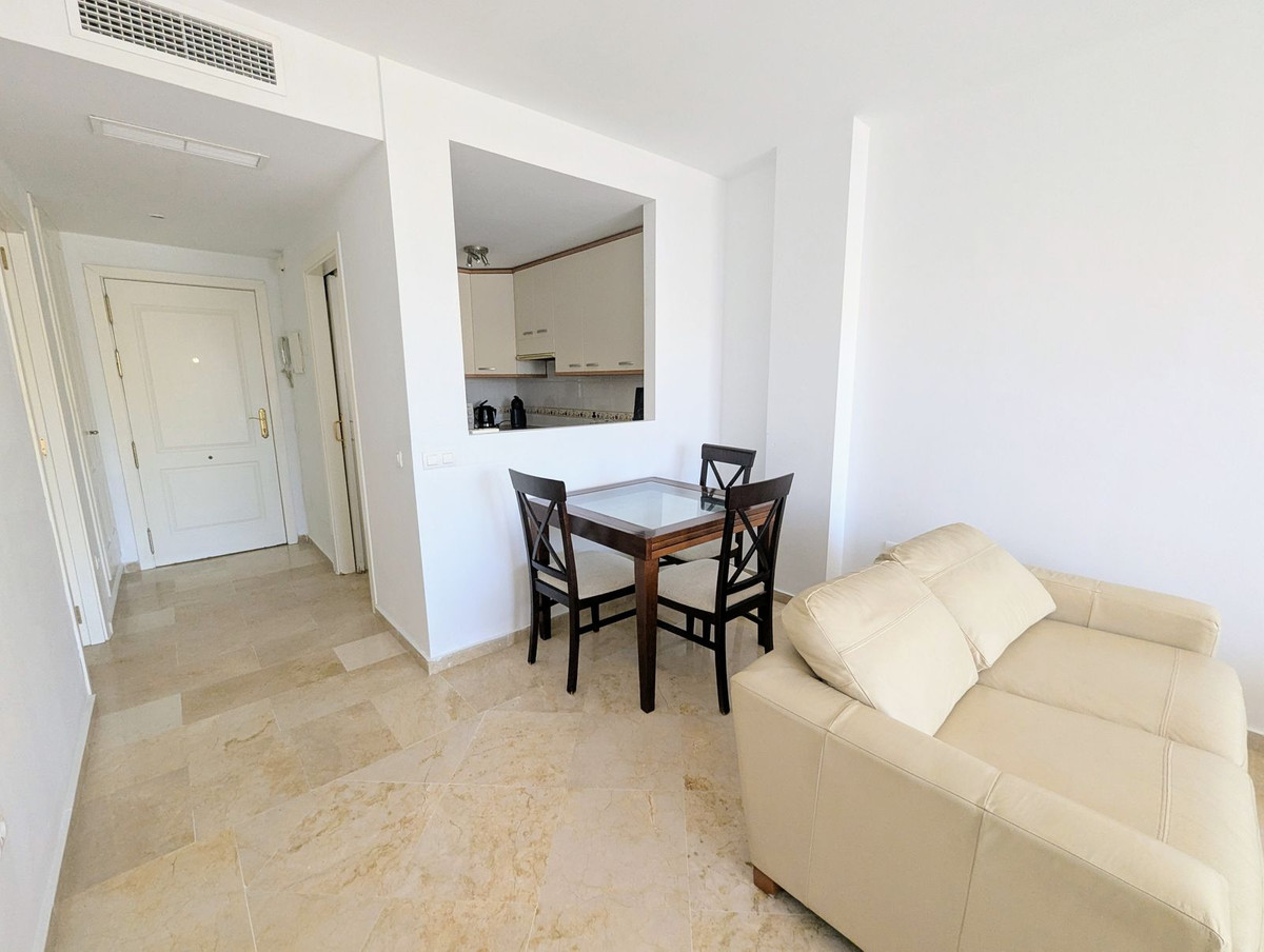 Te koop Middle Floor Apartment Costa Del Sol Calahonda € 239.000,-