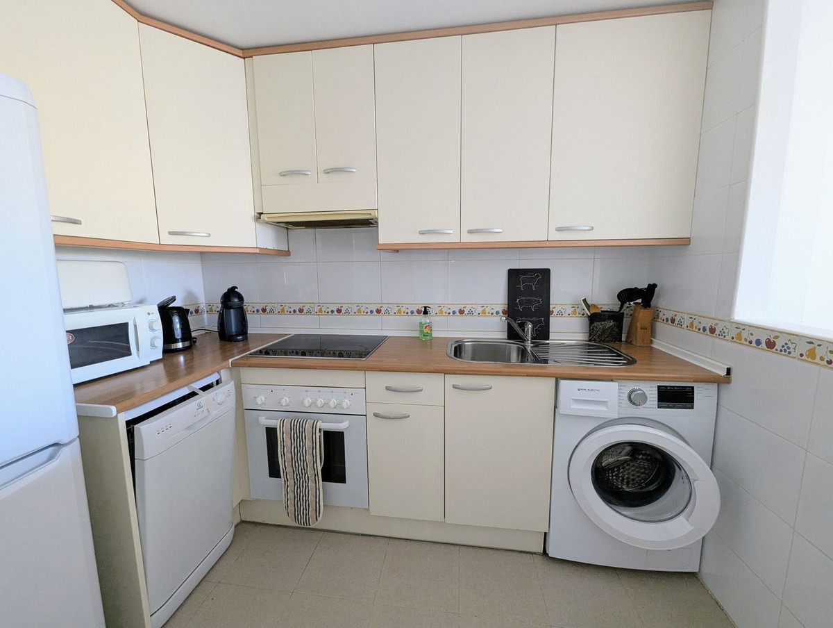 Te koop Middle Floor Apartment Costa Del Sol Calahonda € 239.000,-