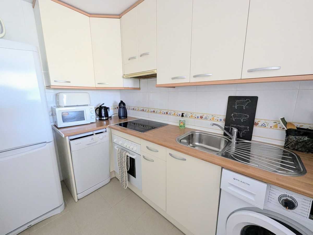 Te koop Middle Floor Apartment Costa Del Sol Calahonda € 239.000,-