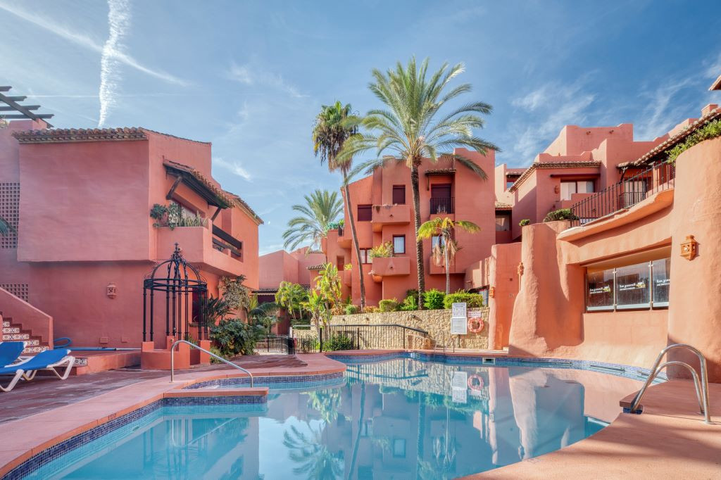 Te koop Middle Floor Apartment Costa Del Sol Marbella € 649.000,-