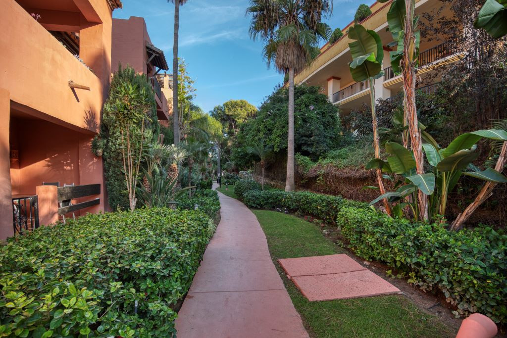 Te koop Middle Floor Apartment Costa Del Sol Marbella € 649.000,-