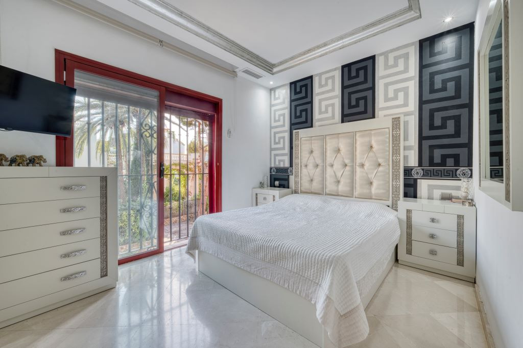 Te koop Middle Floor Apartment Costa Del Sol Marbella € 649.000,-