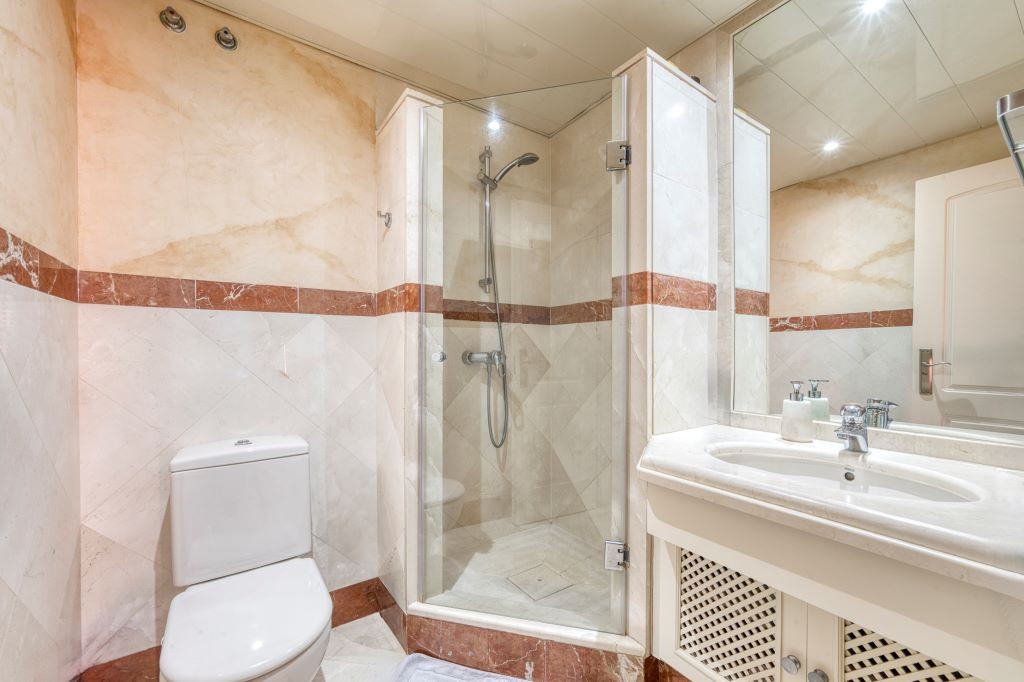 Te koop Middle Floor Apartment Costa Del Sol Marbella € 649.000,-