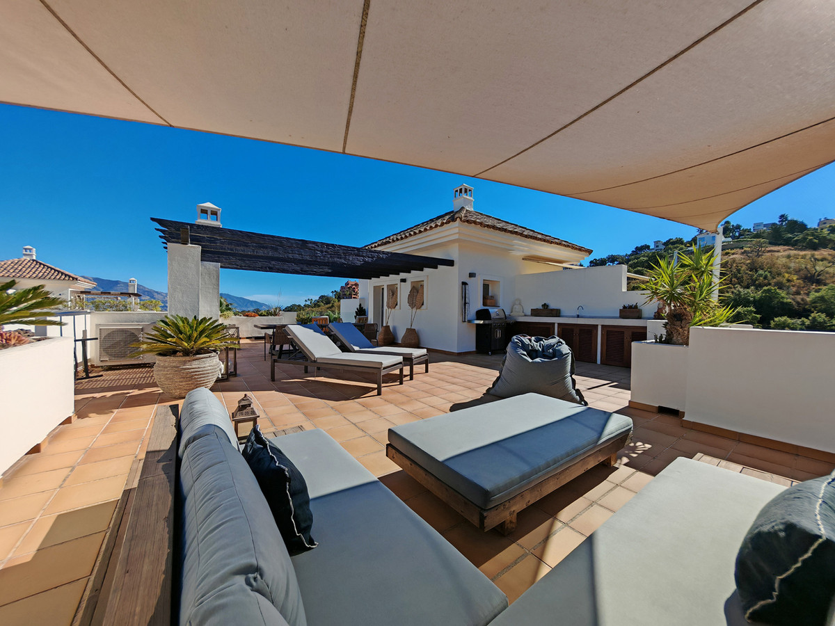 Te koop Middle Floor Apartment Costa Del Sol La Mairena € 530.000,-