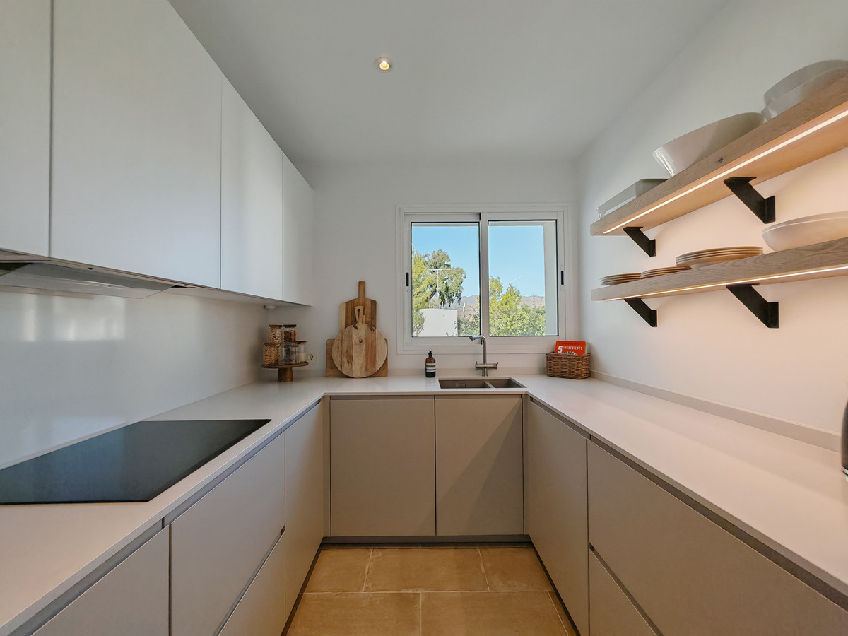 Te koop Middle Floor Apartment Costa Del Sol La Mairena € 530.000,-