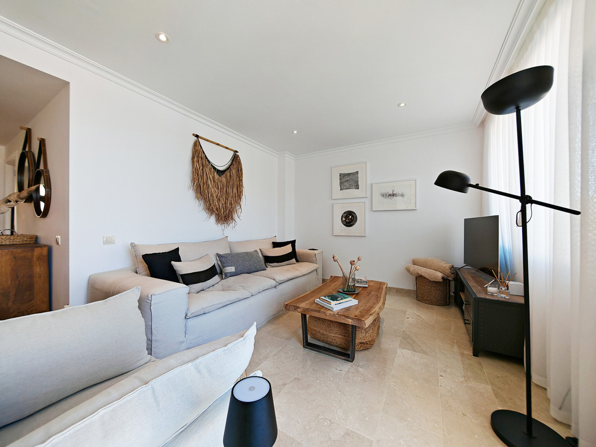 Te koop Middle Floor Apartment Costa Del Sol La Mairena € 530.000,-