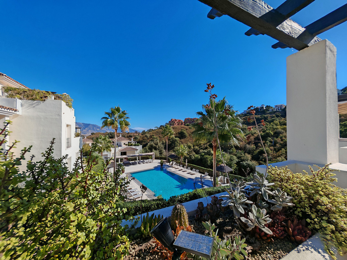 Te koop Middle Floor Apartment Costa Del Sol La Mairena € 530.000,-