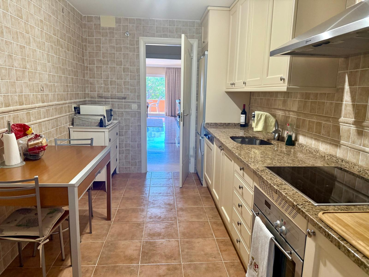 Te koop Middle Floor Apartment Costa Del Sol Puerto Banús € 790.000,-