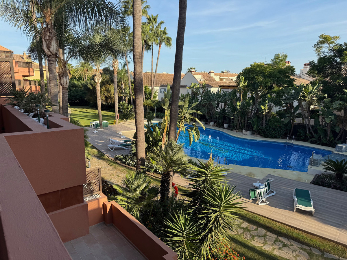 Te koop Middle Floor Apartment Costa Del Sol Puerto Banús € 790.000,-