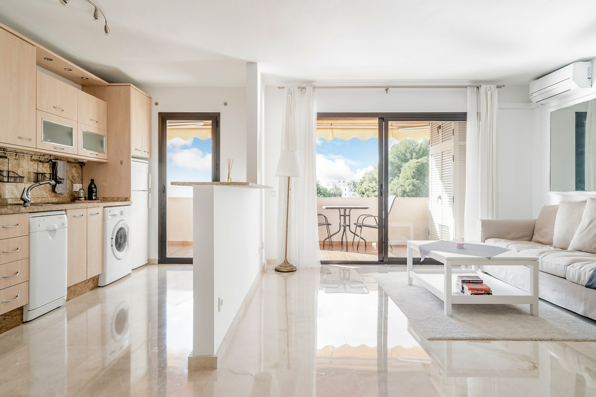 Te koop Middle Floor Apartment Costa Del Sol Nueva Andalucía € 499.000,-