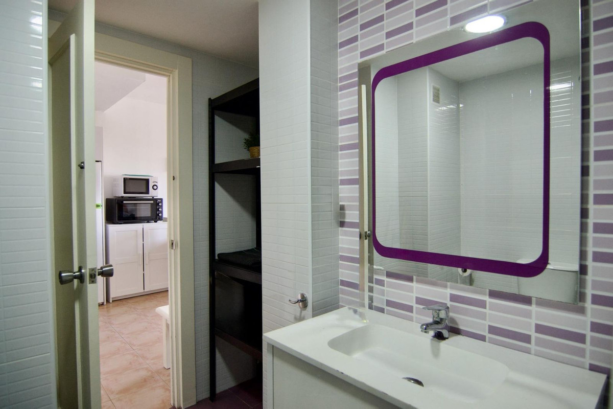 Te koop Middle Floor Apartment Costa Del Sol Benalmadena Costa € 280.000,-