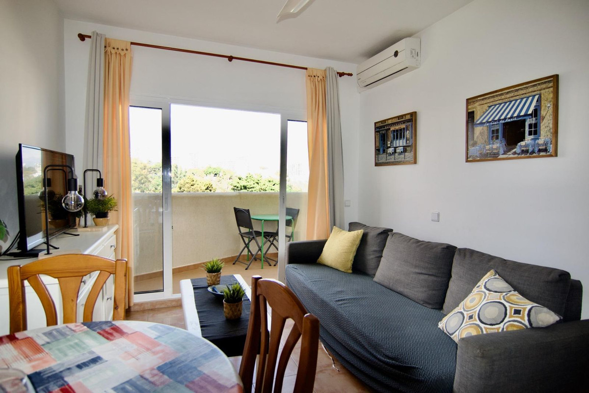 Te koop Middle Floor Apartment Costa Del Sol Benalmadena Costa € 280.000,-