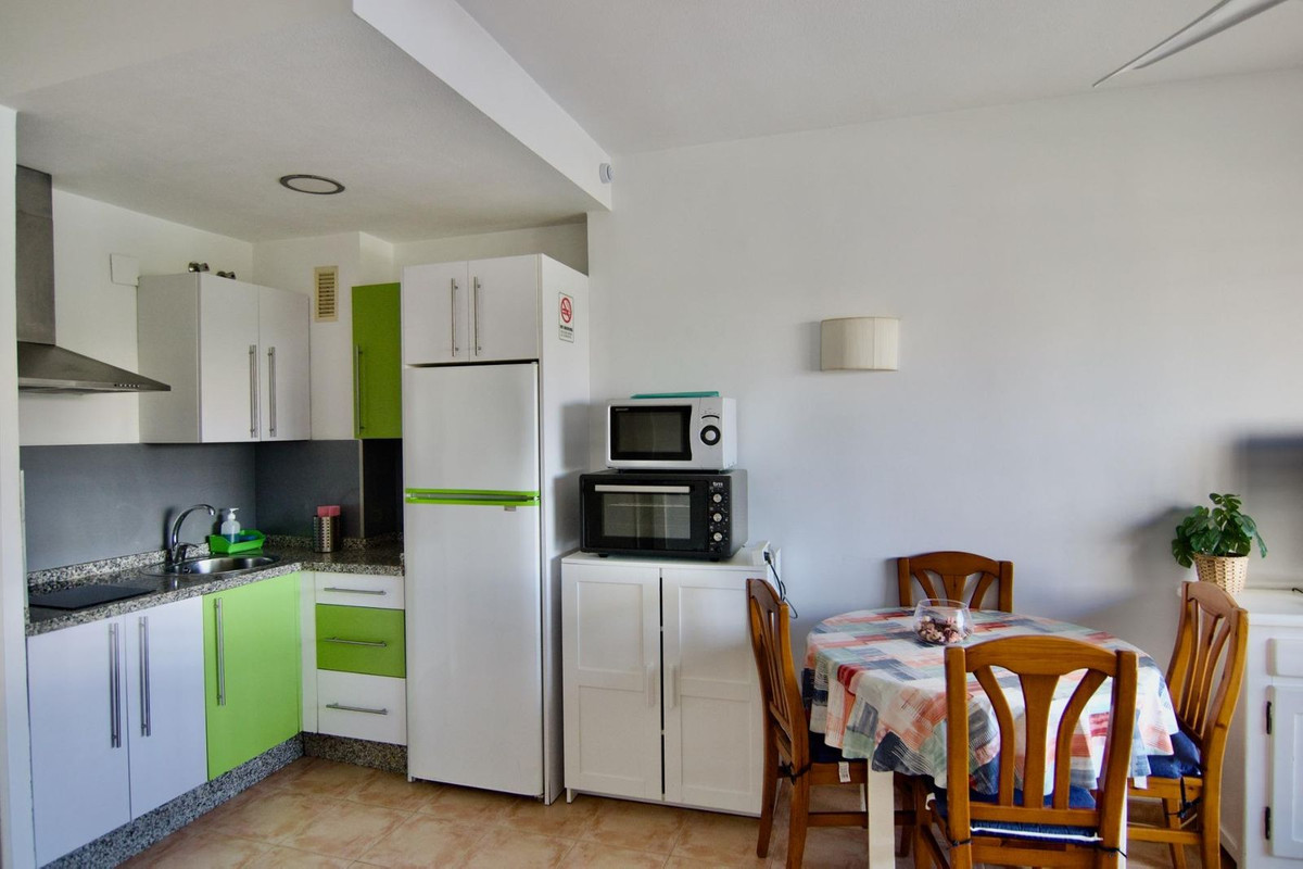 Te koop Middle Floor Apartment Costa Del Sol Benalmadena Costa € 280.000,-