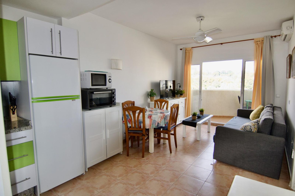 Te koop Middle Floor Apartment Costa Del Sol Benalmadena Costa € 280.000,-