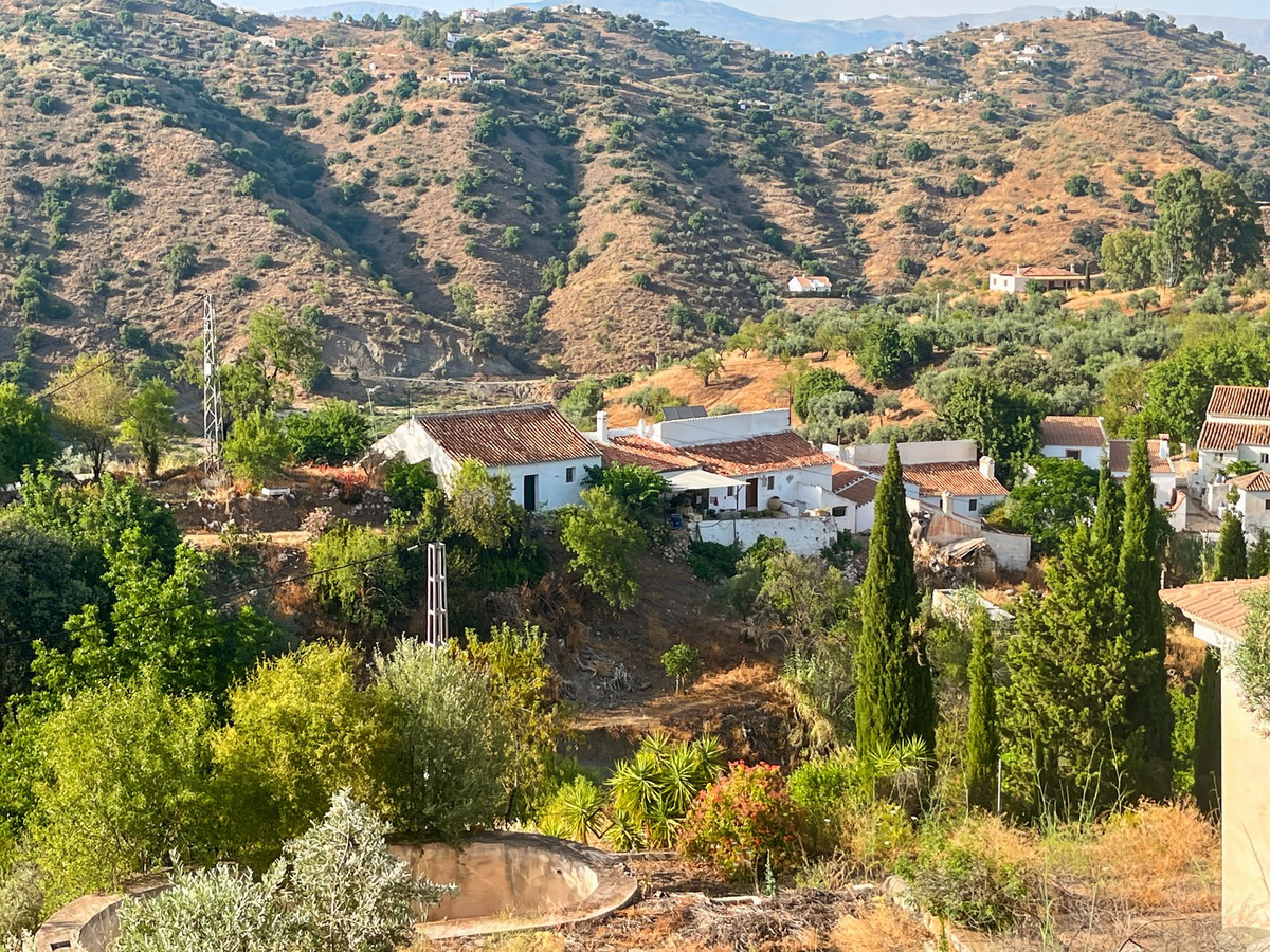 Te koop Finca - Cortijo Costa Del Sol Comares € 288.000,-
