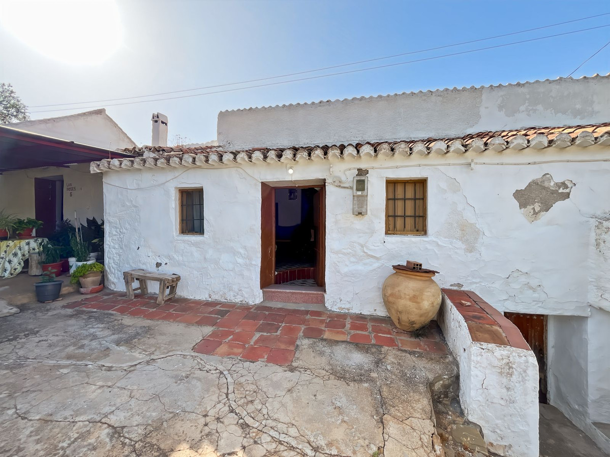 Te koop Finca - Cortijo Costa Del Sol Comares € 288.000,-