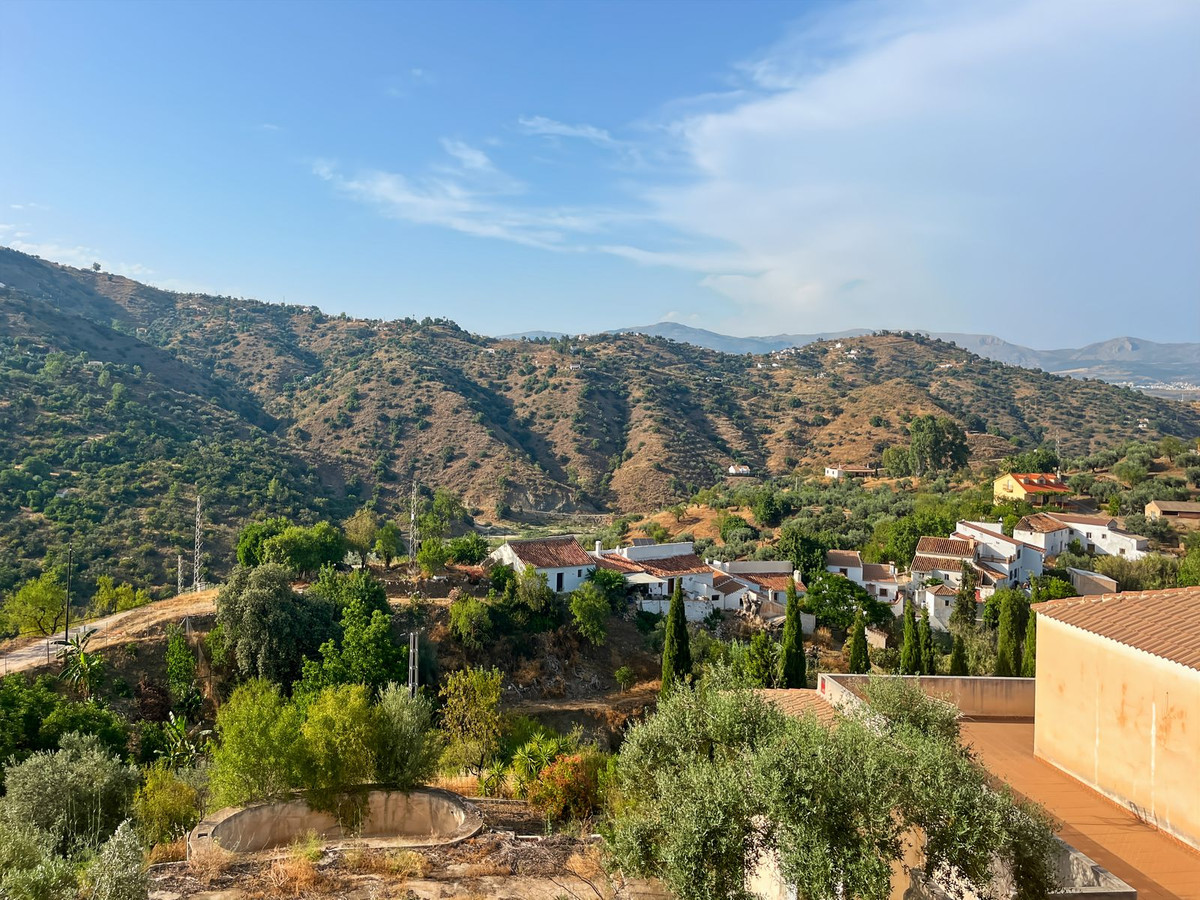 Te koop Finca - Cortijo Costa Del Sol Comares € 288.000,-