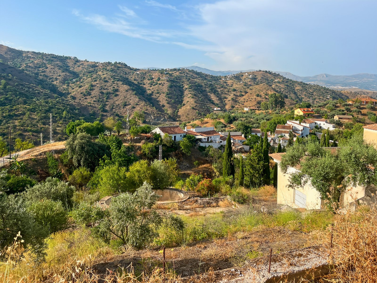 Te koop Finca - Cortijo Costa Del Sol Comares € 288.000,-