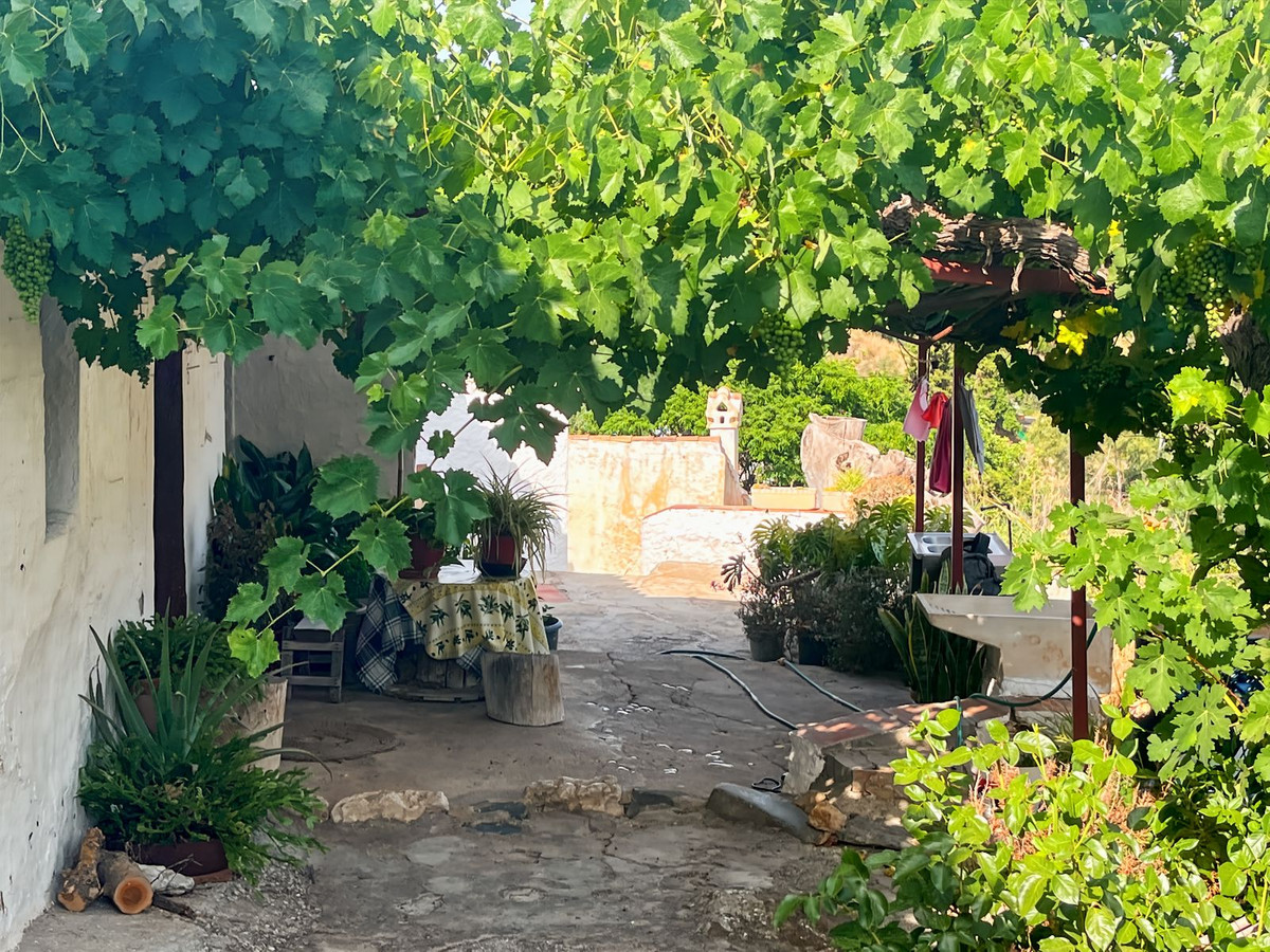 Te koop Finca - Cortijo Costa Del Sol Comares € 288.000,-