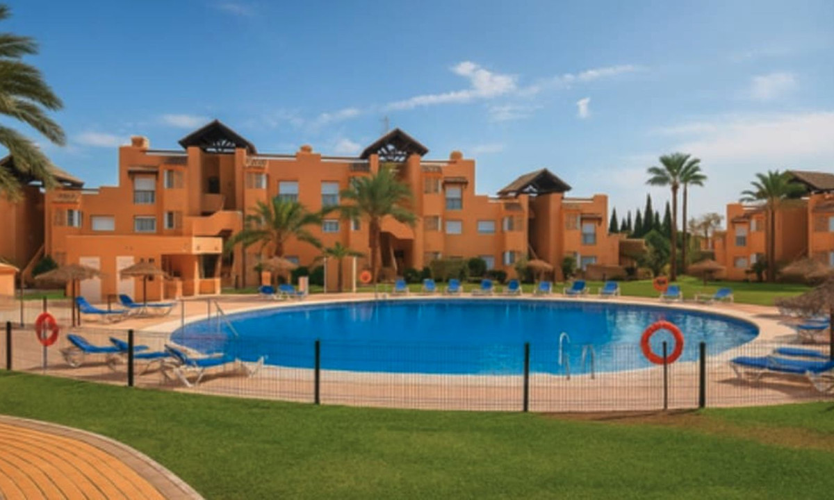 Te koop Middle Floor Apartment Costa Del Sol Casares Playa € 235.000,-