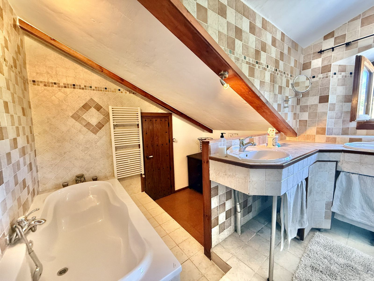 Te koop Finca - Cortijo Costa Del Sol Casarabonela € 799.950,-