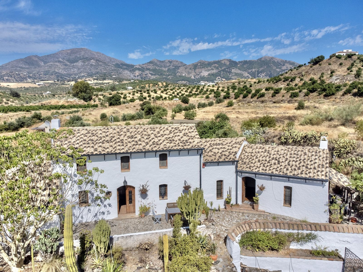Te koop Finca - Cortijo Costa Del Sol Casarabonela € 799.950,-