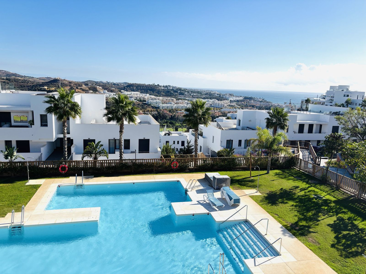 Te koop Middle Floor Apartment Costa Del Sol La Cala De Mijas € 729.000,-