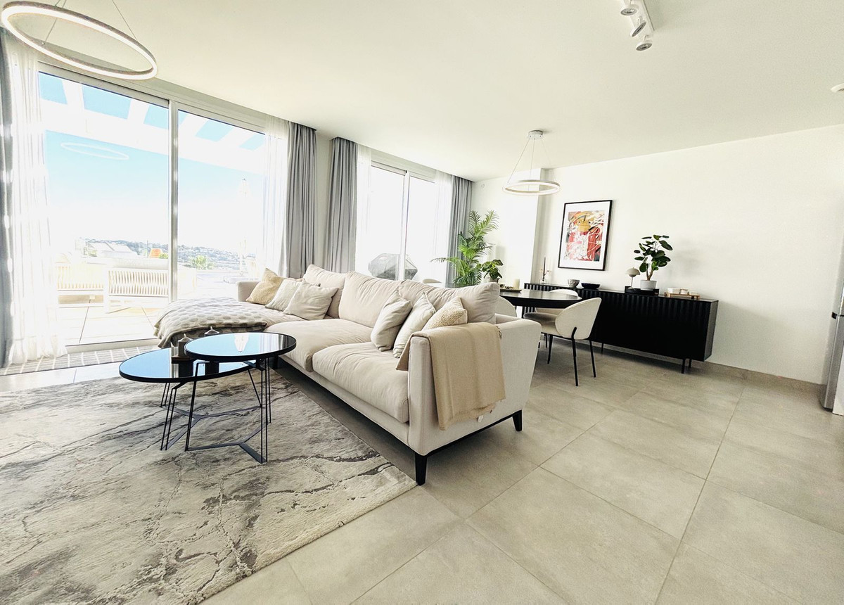 Te koop Middle Floor Apartment Costa Del Sol La Cala De Mijas € 729.000,-