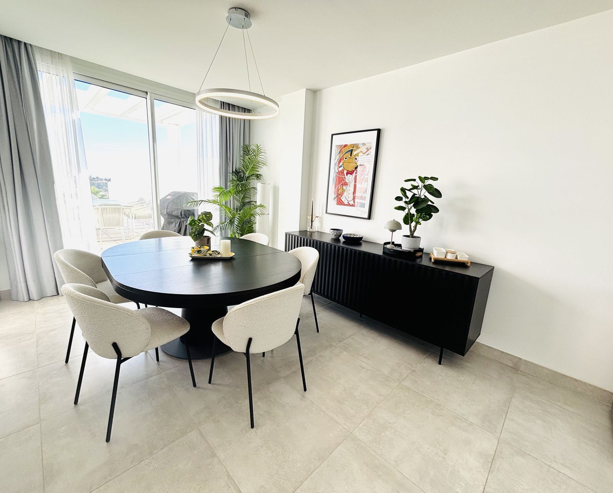 Te koop Middle Floor Apartment Costa Del Sol La Cala De Mijas € 729.000,-